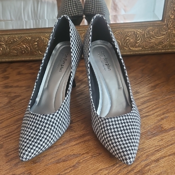 Comfort Plus by Predictions Houndstooth Heels - Picture 1 of 5